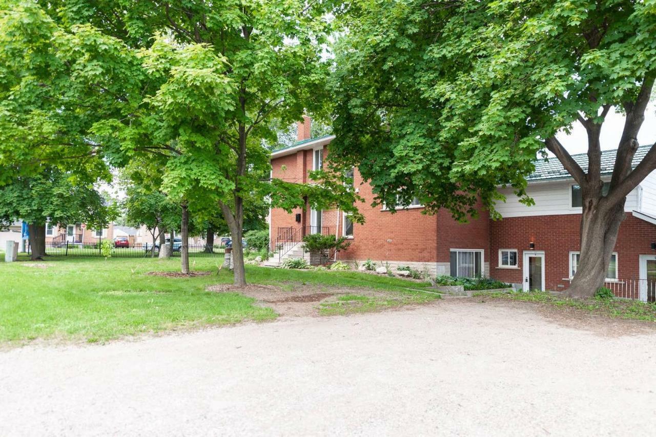 Entire 2 Bedroom Apartment Uptown Waterloo - E1 Exterior foto
